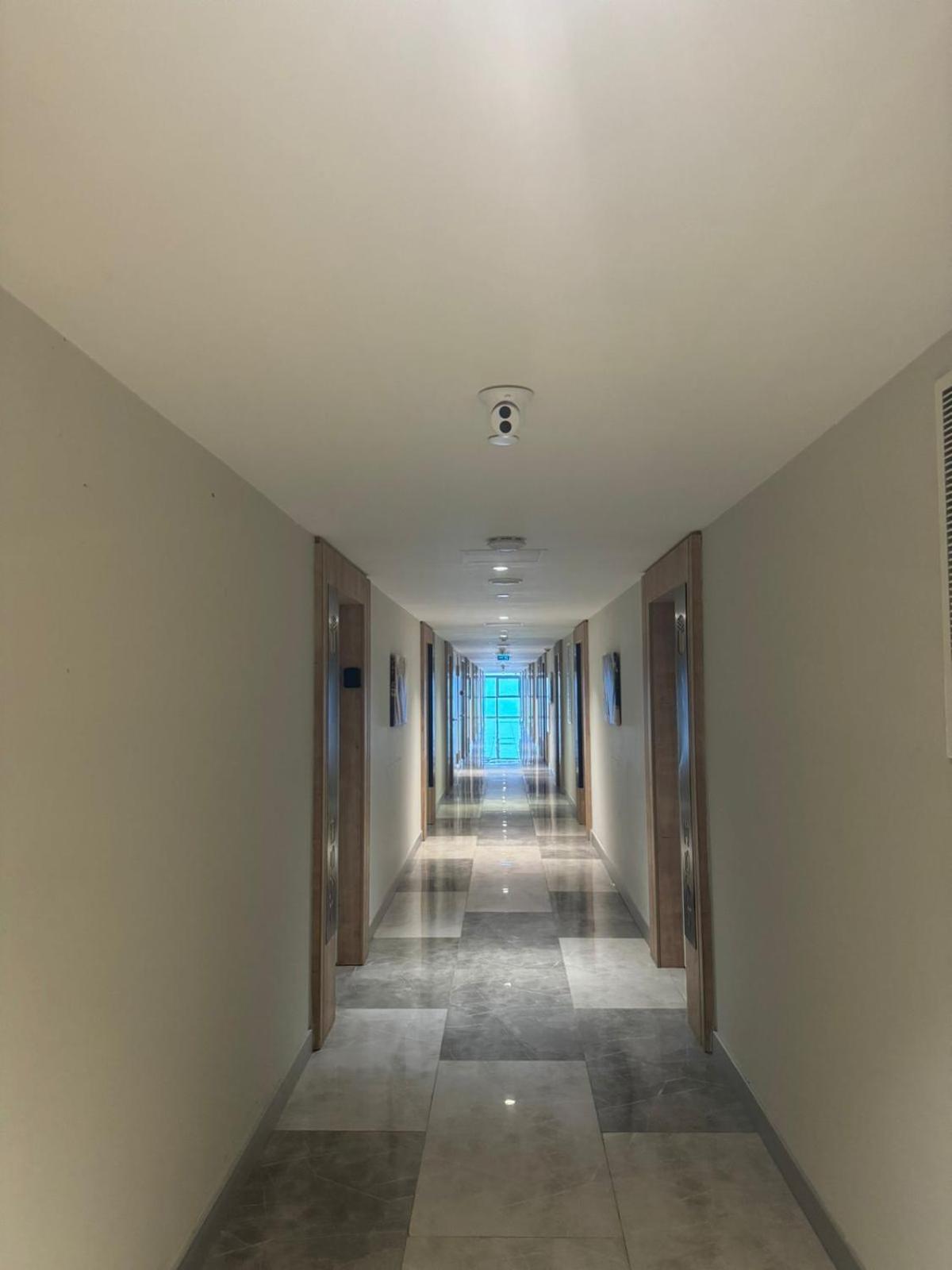 Lux Apart Hotel 555 Батумі Екстер'єр фото
