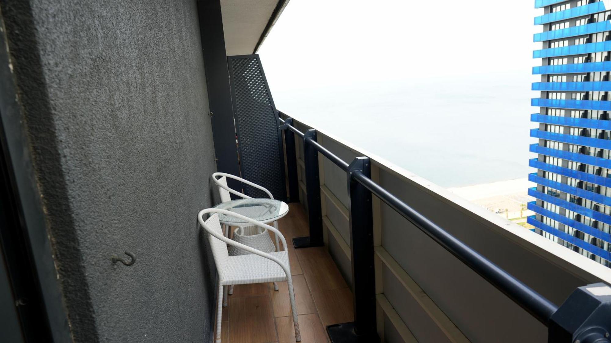 Lux Apart Hotel 555 Батумі Екстер'єр фото