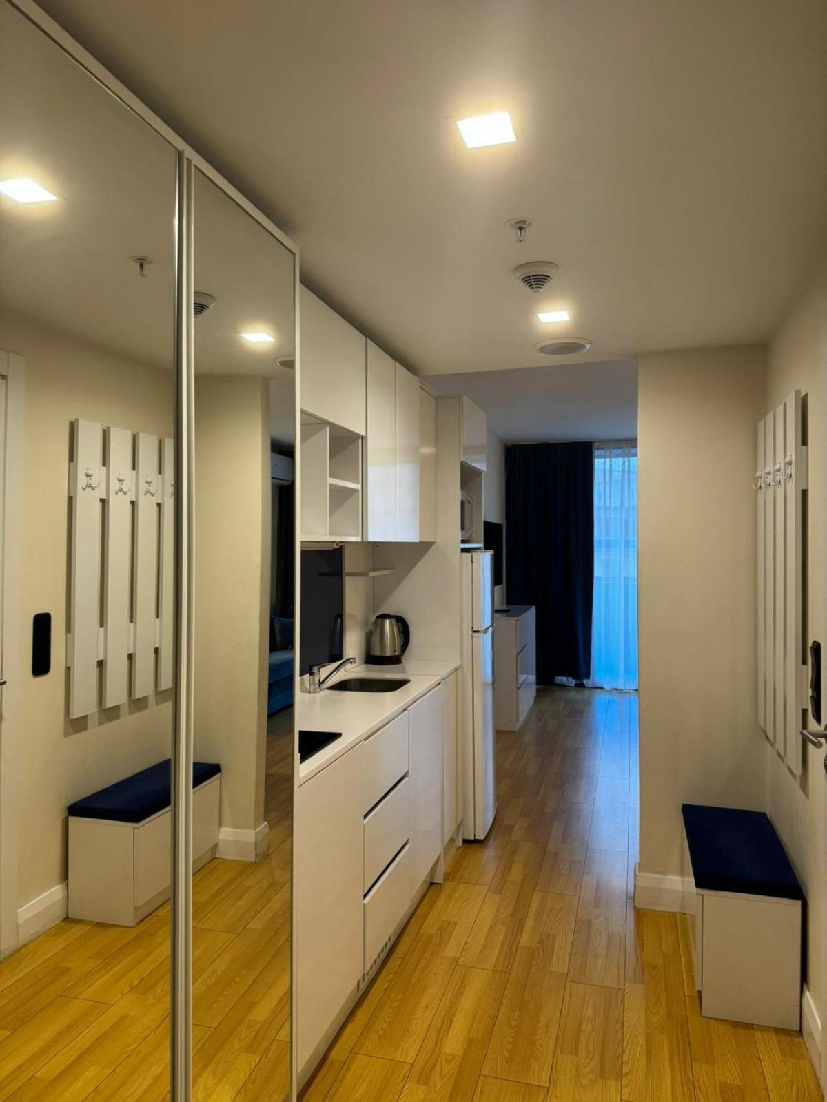 Lux Apart Hotel 555 Батумі Номер фото