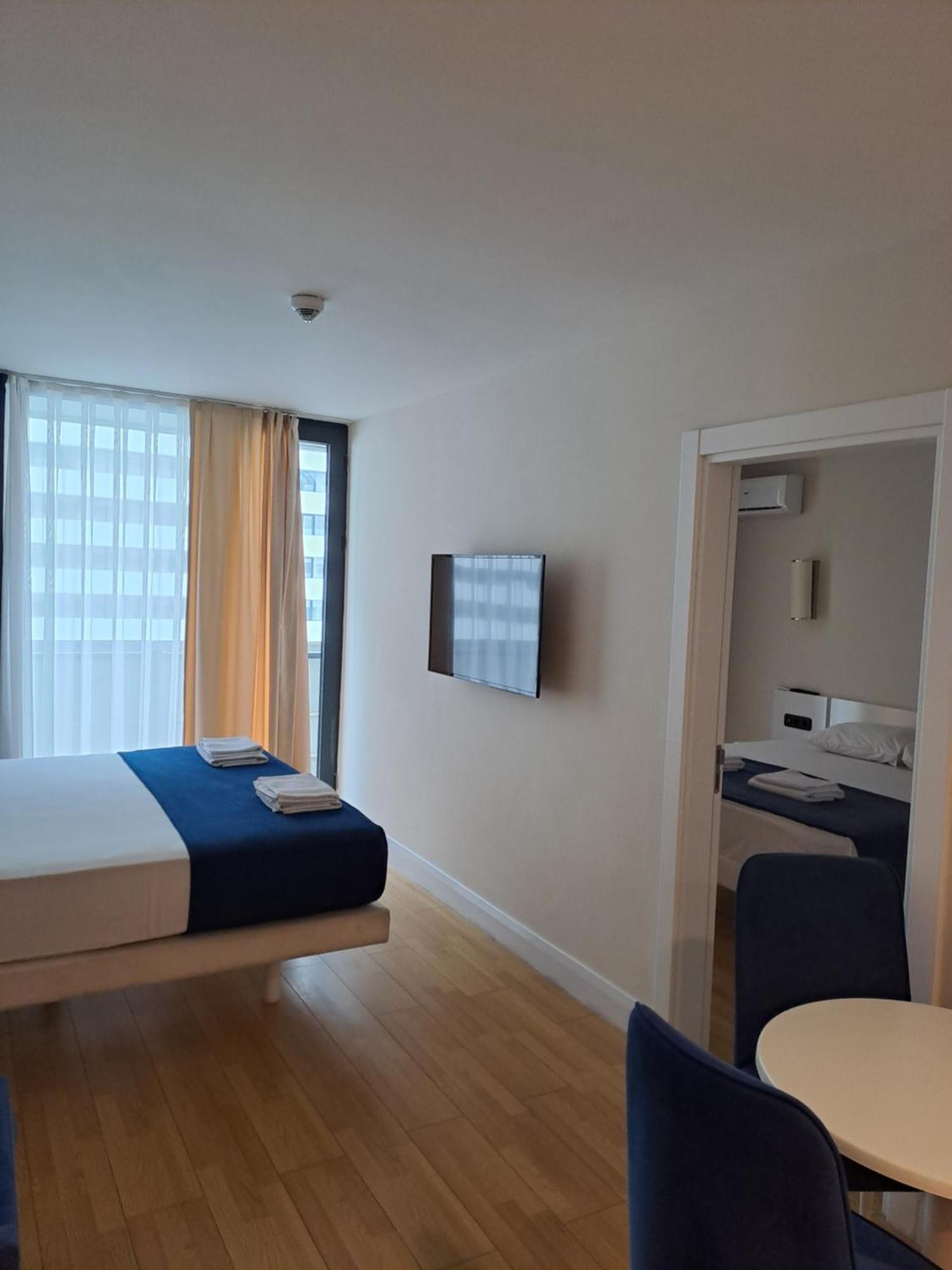 Lux Apart Hotel 555 Батумі Номер фото