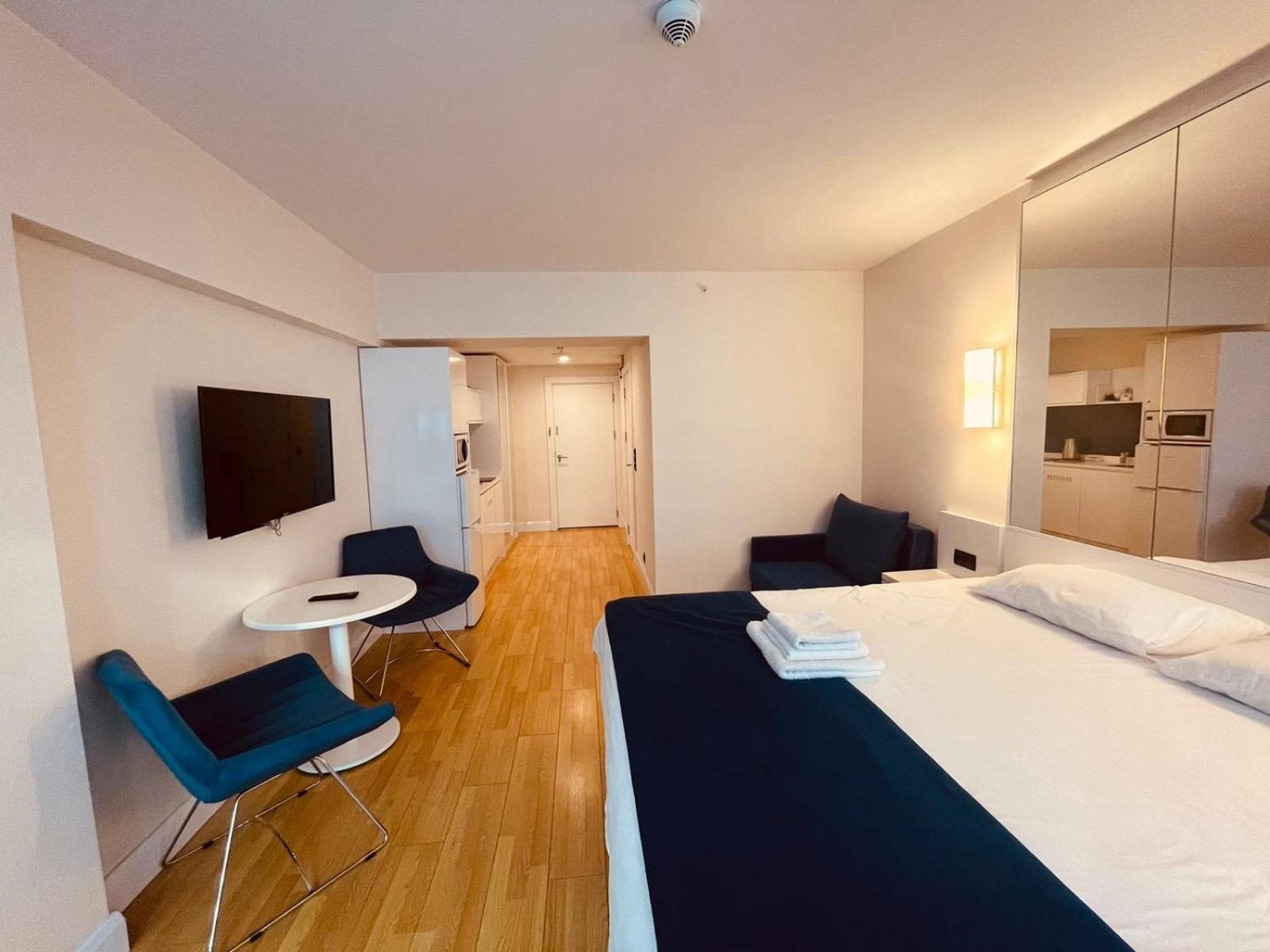 Lux Apart Hotel 555 Батумі Номер фото