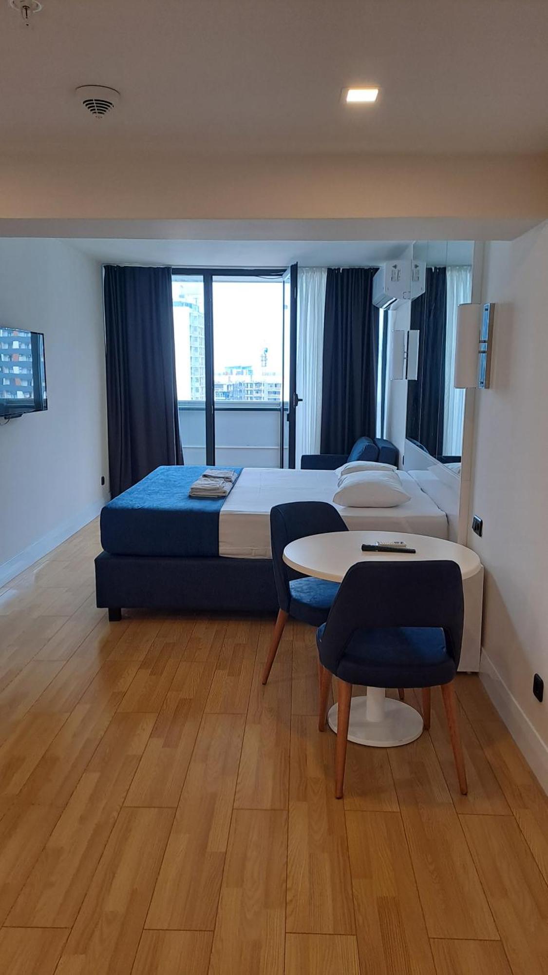Lux Apart Hotel 555 Батумі Номер фото